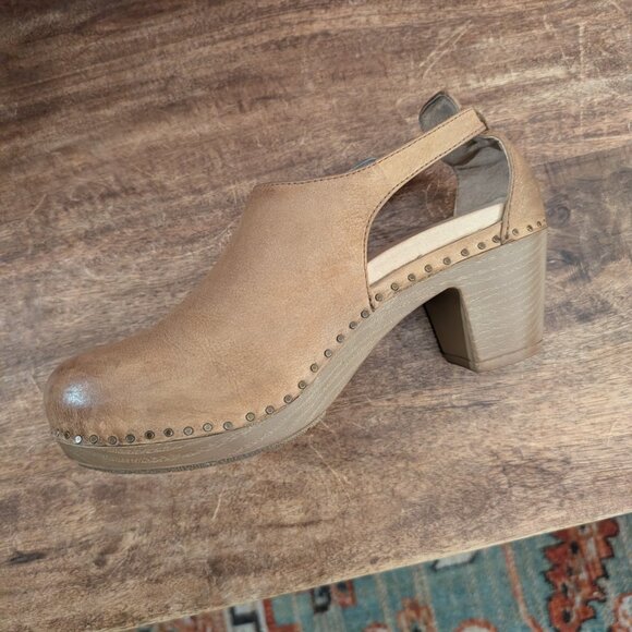 Dansko Sassy Stylish Upfront Closed Toe Clog - Picture 7 of 10